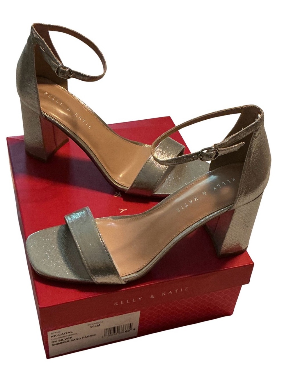 NEVER WORN Kelly & Katie Silver Metallic 3” Block Heel Sandals with Ankle Strap